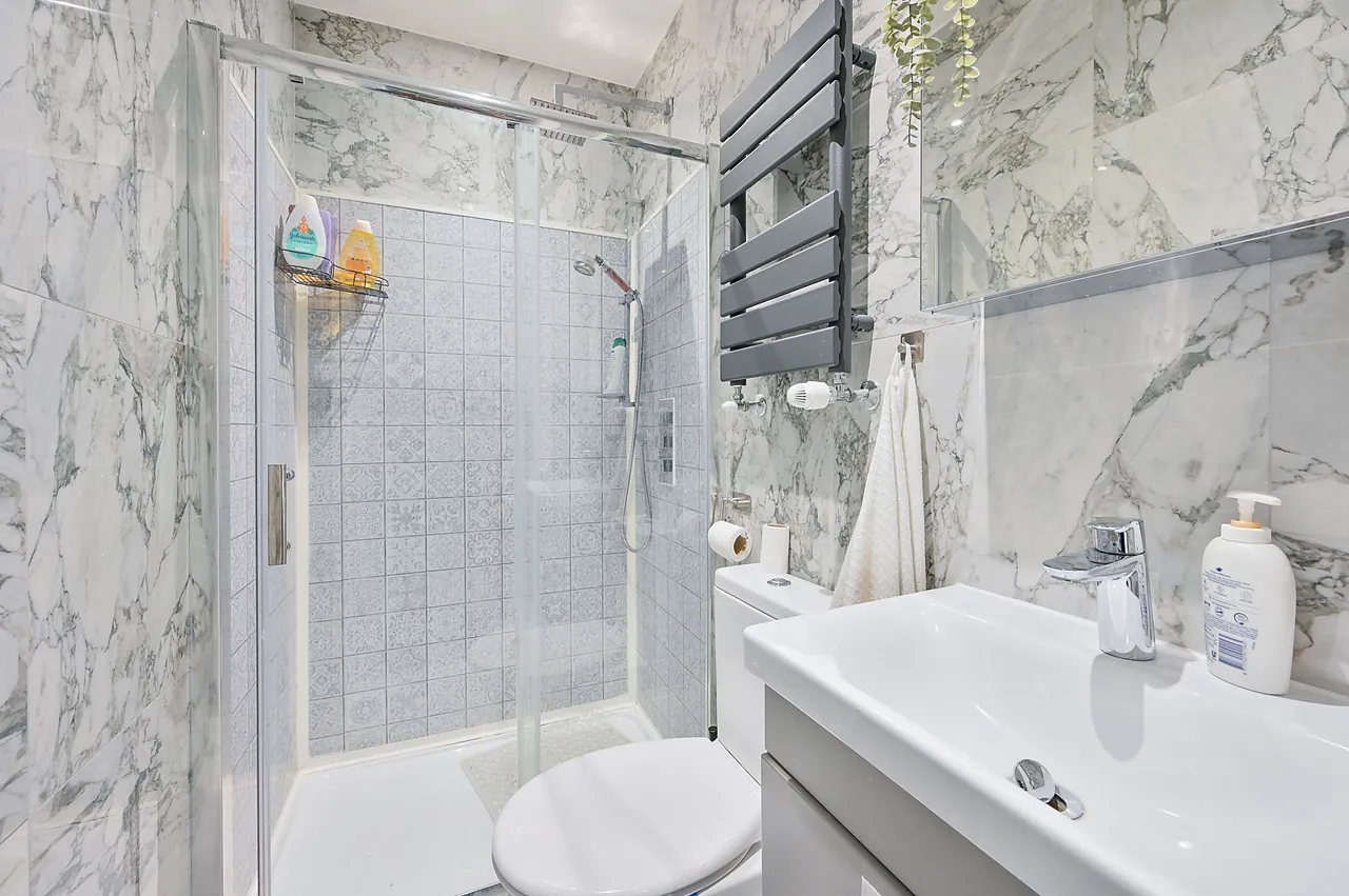 Brentford, TW8, photo 9