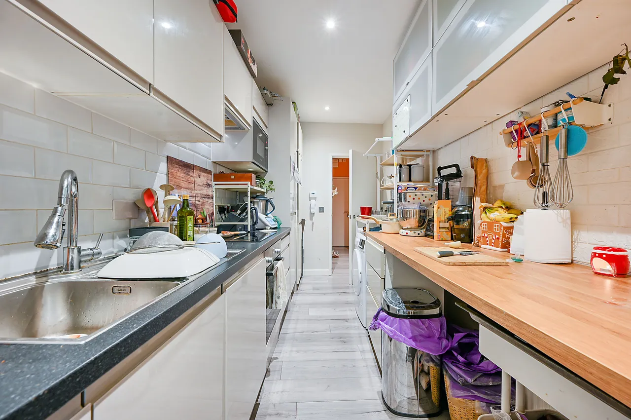 Brentford, TW8, photo 4