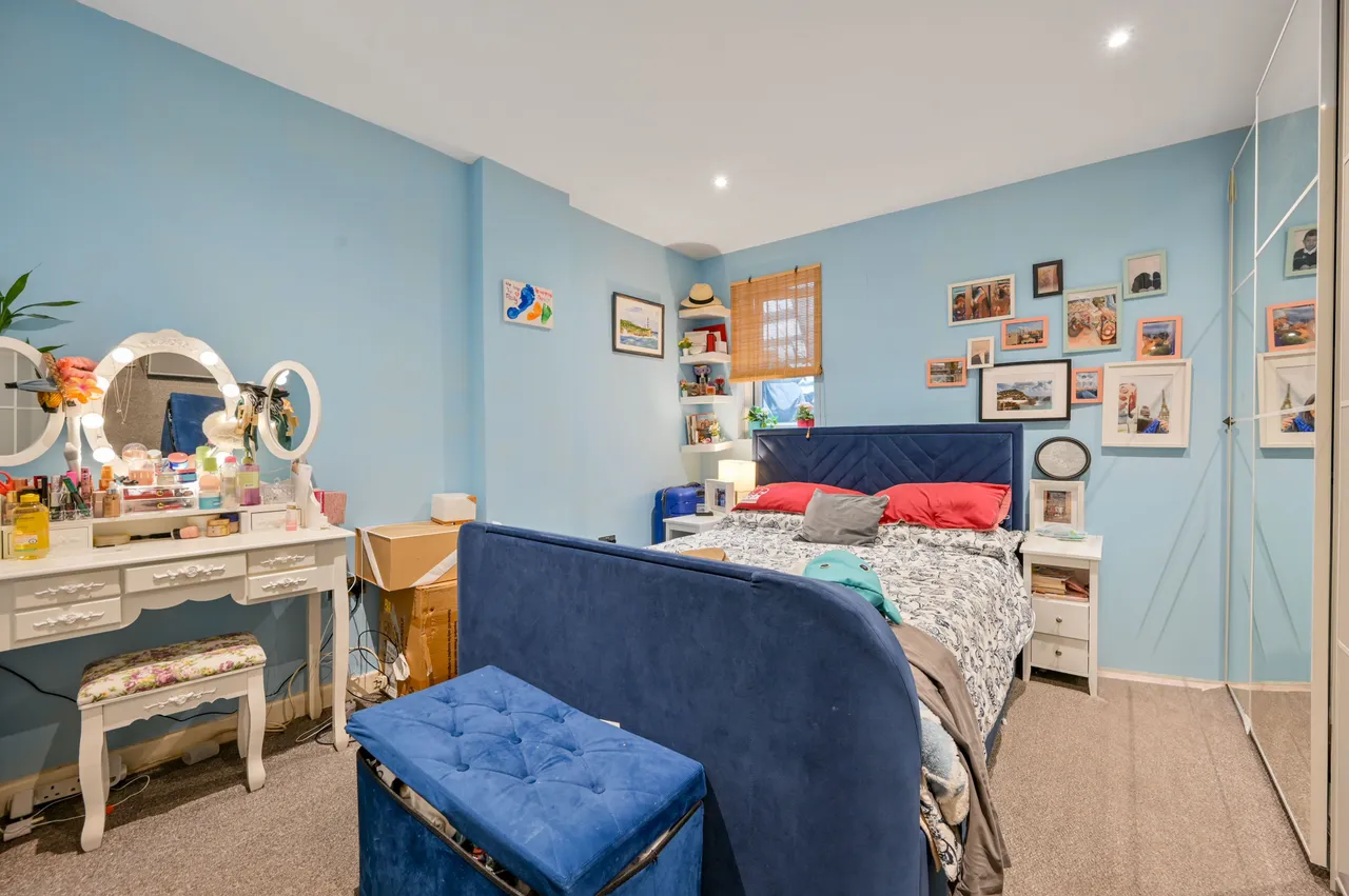Brentford, TW8, photo 7