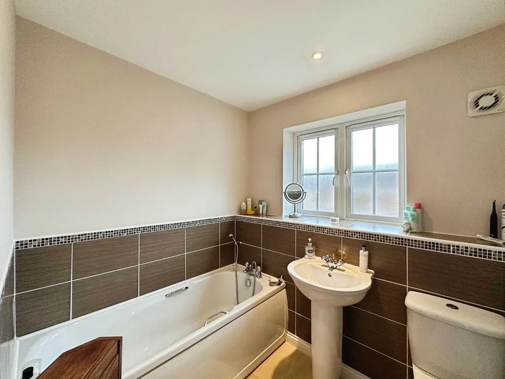 Morpeth NE61 2JA, NE61, photo 16