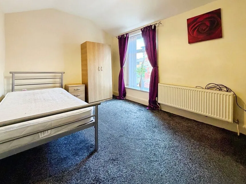 1 bed property to rent, Liverpool Road, Eccles, M30