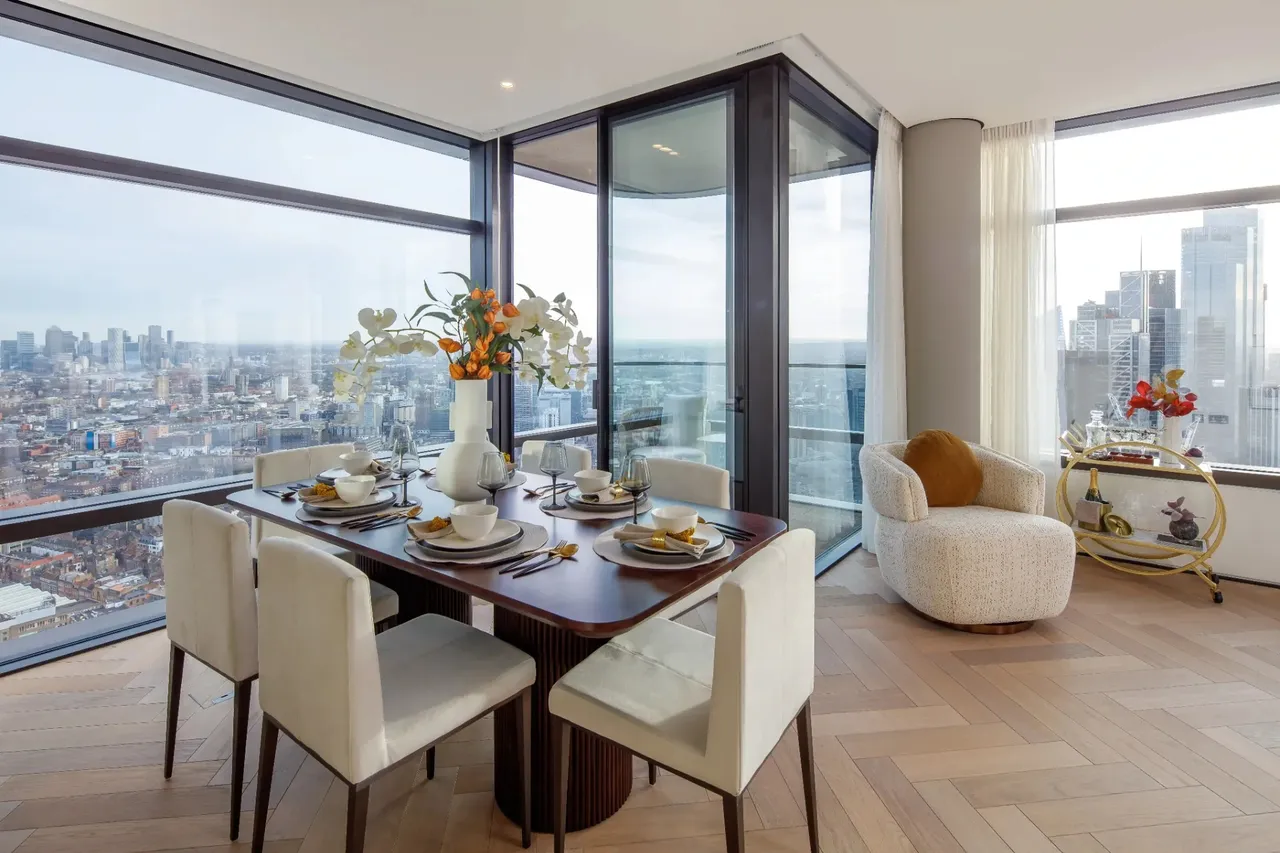 2 bed flat for sale, Worship Street, London, EC2A