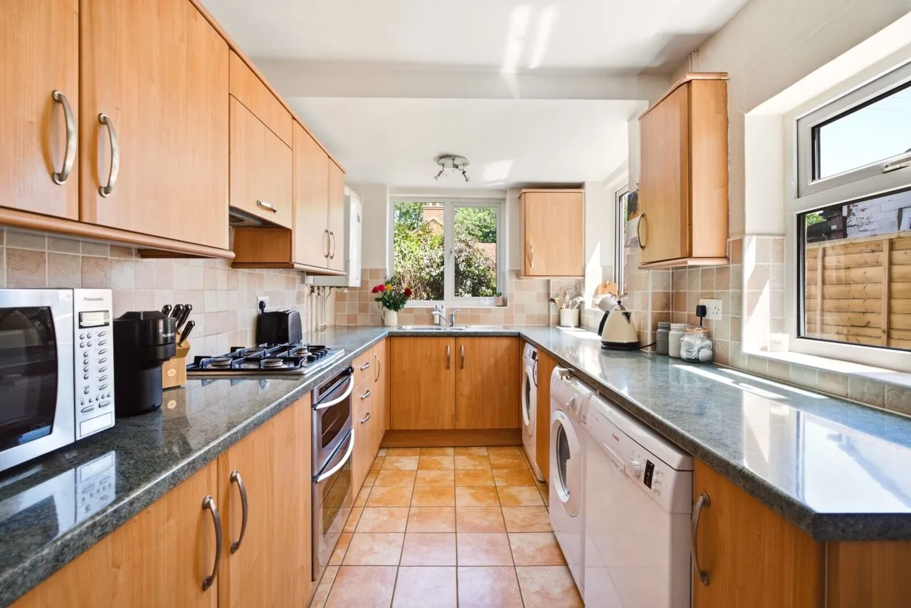 High Street, Markyate, AL3, photo 6