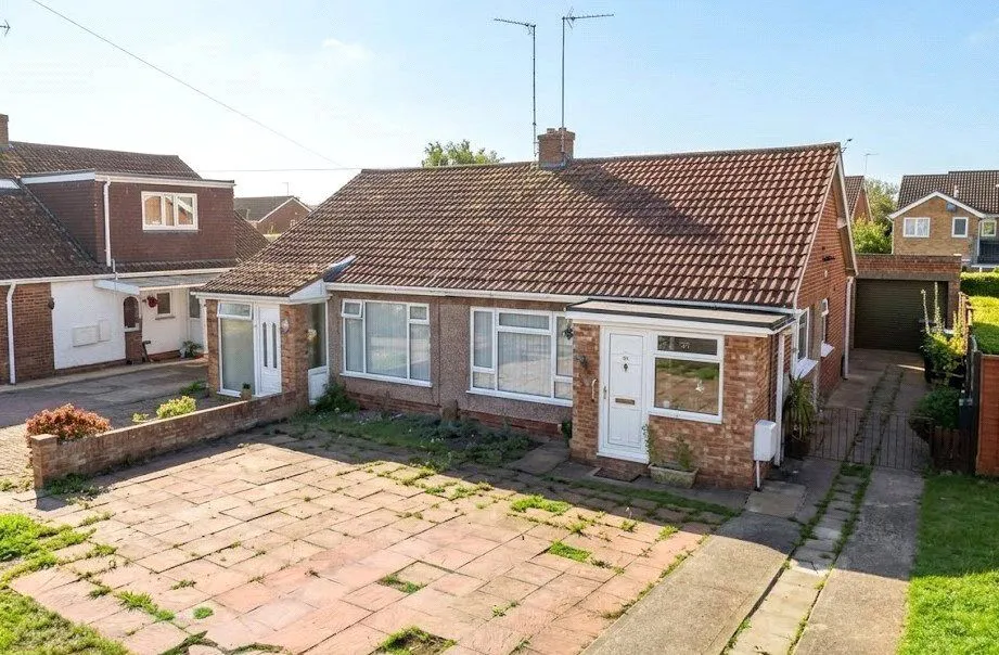 2 bed house for sale, Wolfe Close, Kettering, NN15
