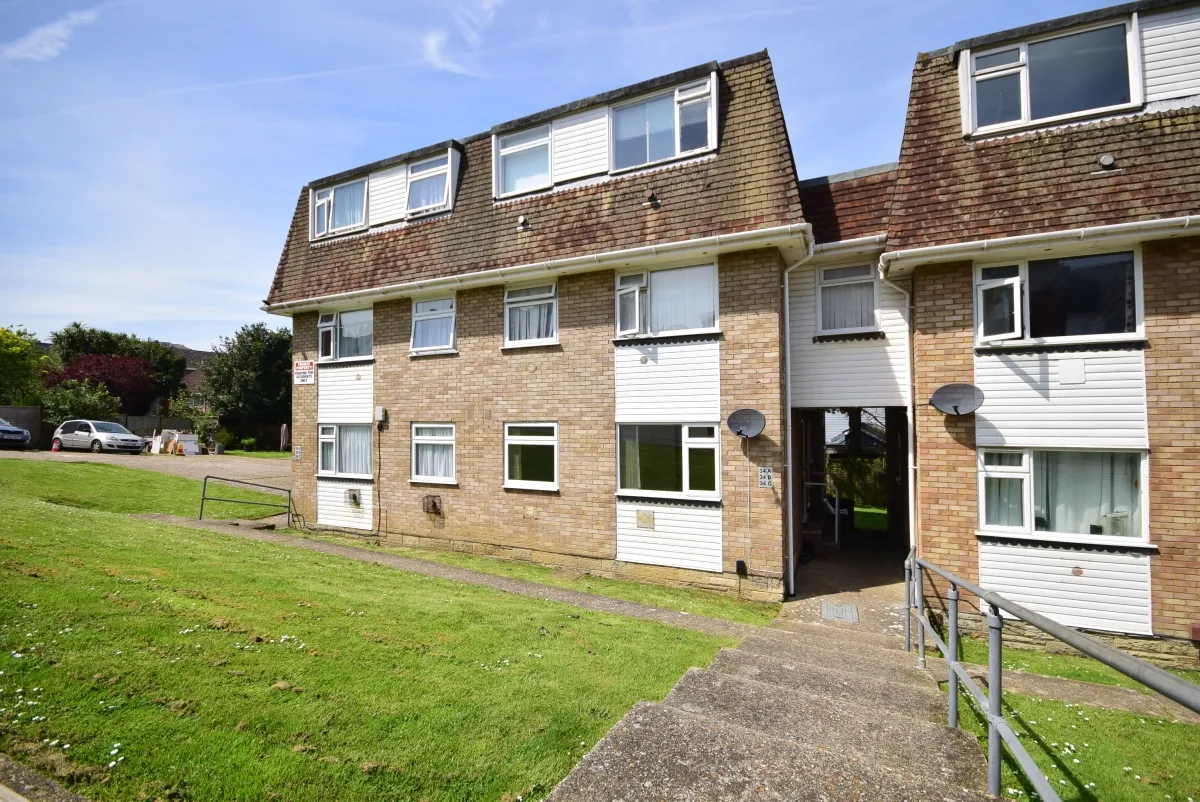 2 bed flat to rent, Fellows Road, Cowes, PO31