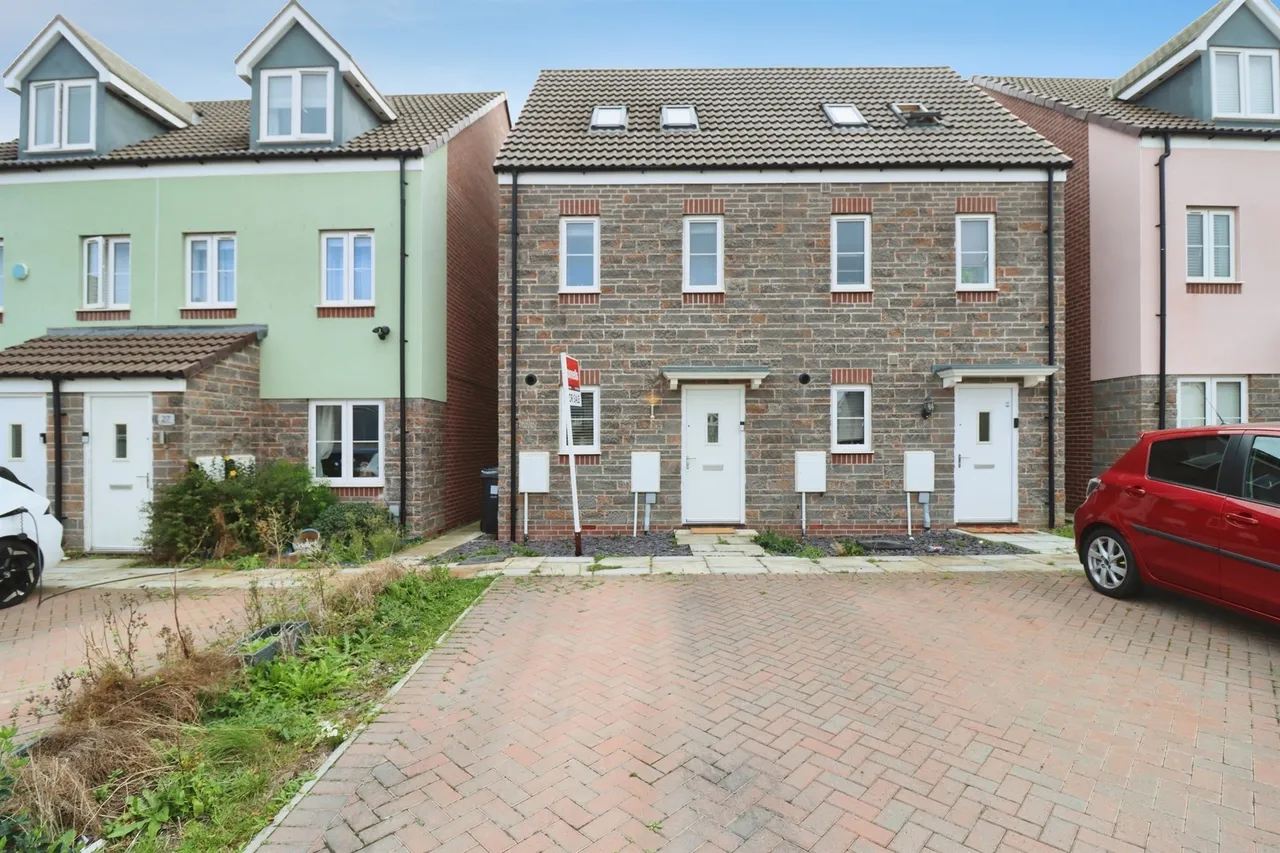 3 bed house for sale, Goldenrod Road, Lyde Green, BS16