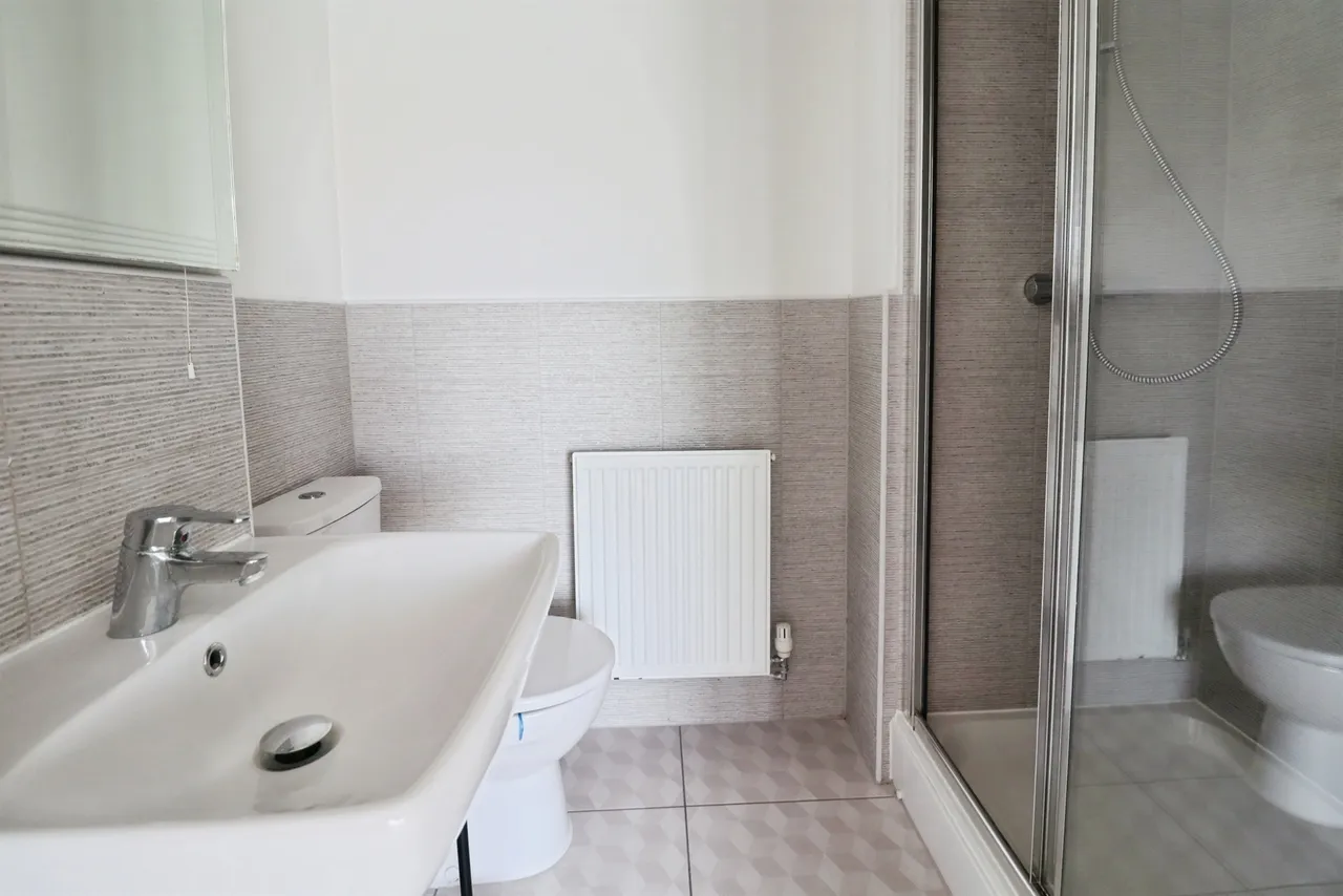 Ffordd Pentre, Barry, CF62, photo 18