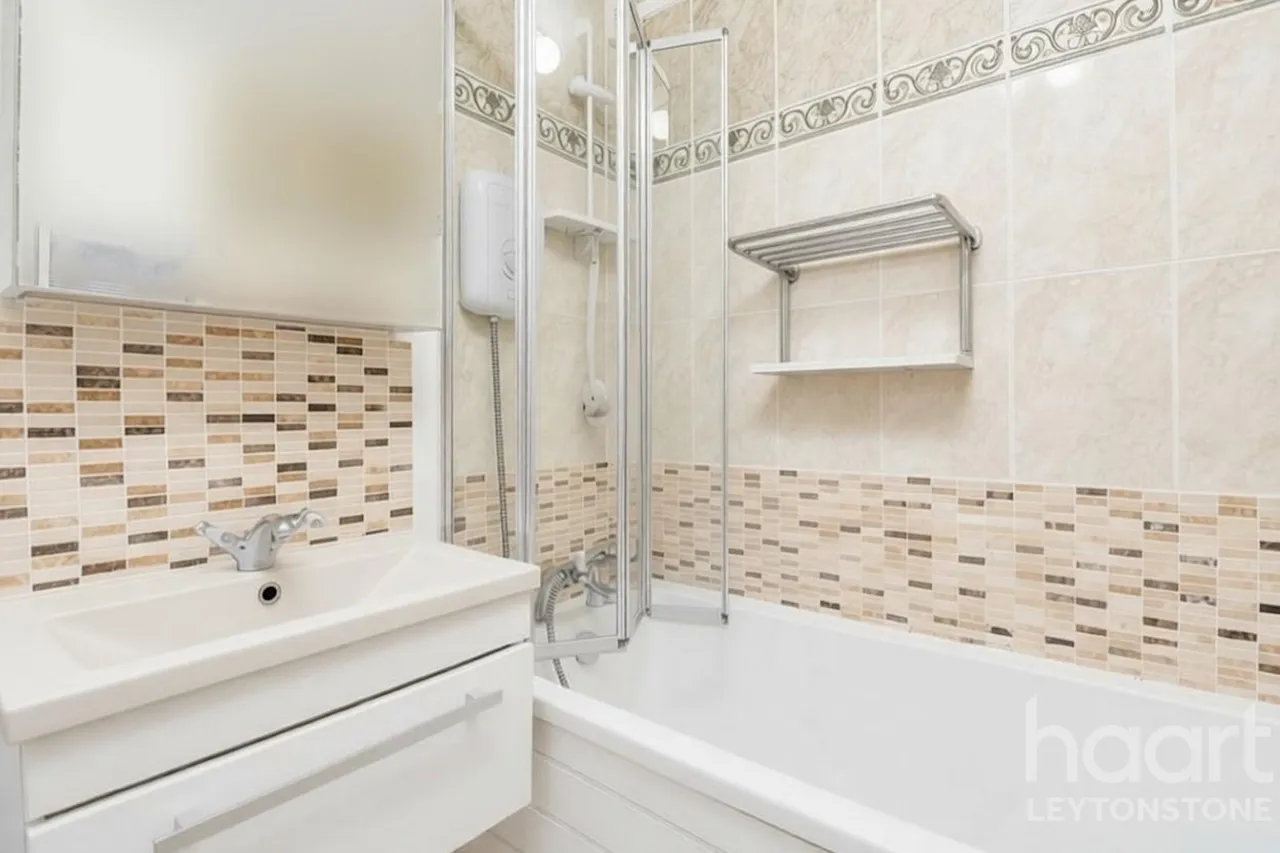 South Birkbeck Road, London, E11, photo 11