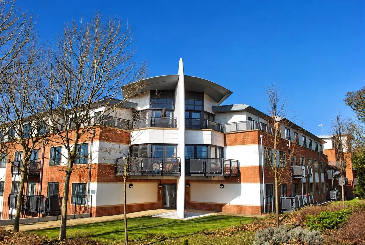 1 bed flat to rent, Wallis Square, Farnborough, GU14