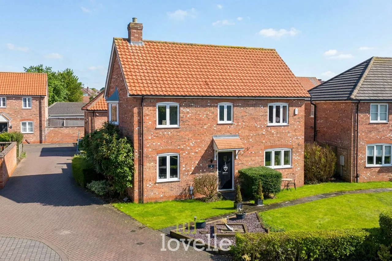 4 bed house for sale, Mayfields Court, Stallingborough, DN41