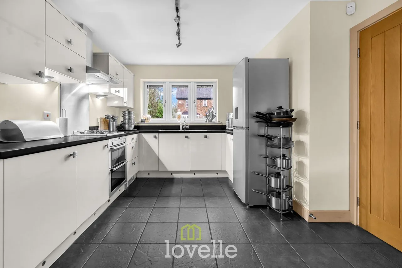 Mayfields Court, Stallingborough, DN41, photo 9