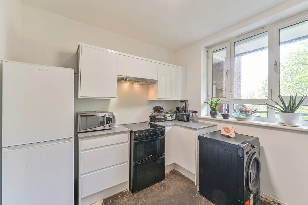 35 Randisbourne Gardens, London, photo 4