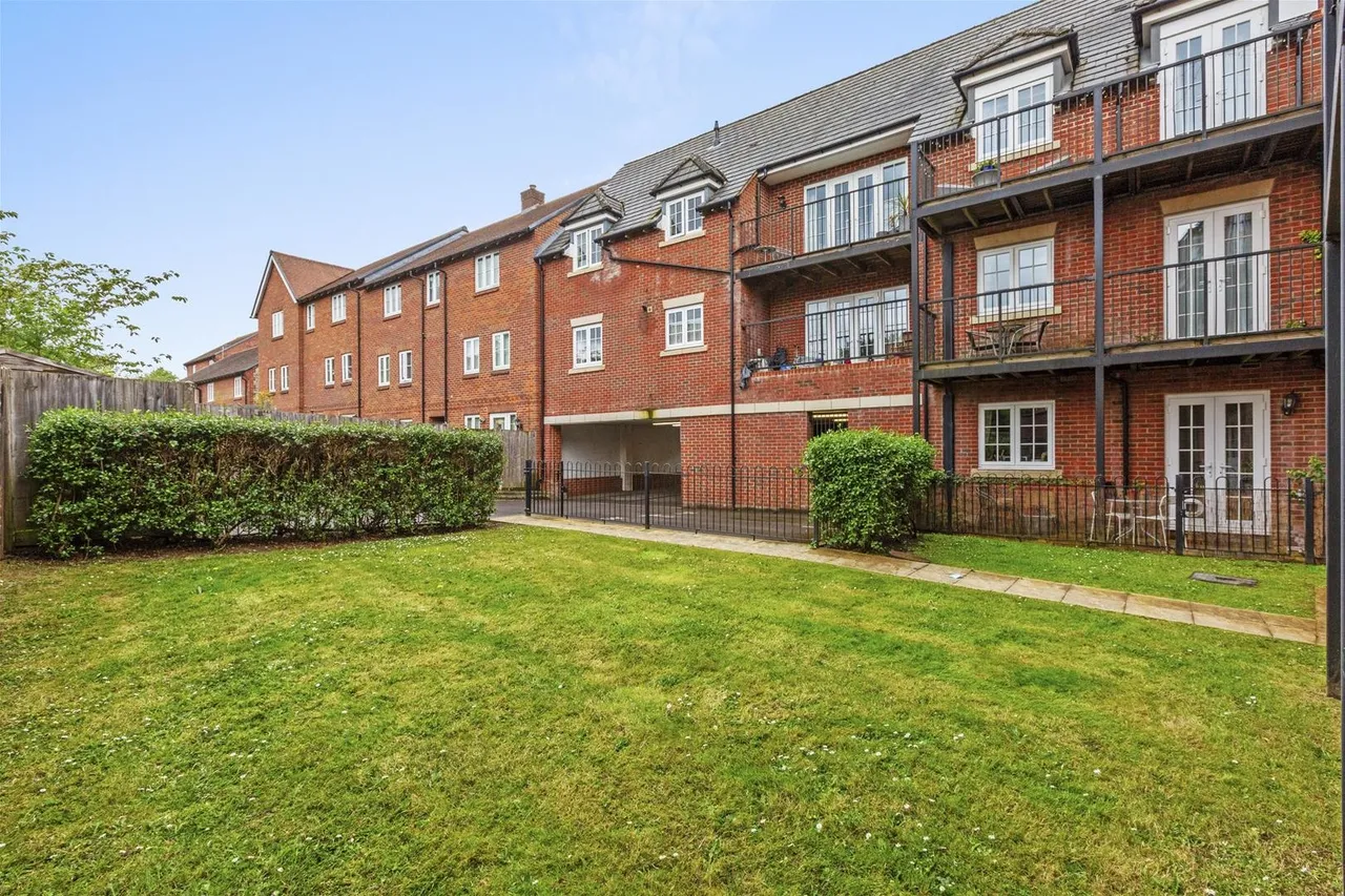 Grange Drive, High Wycombe, HP13, photo 16