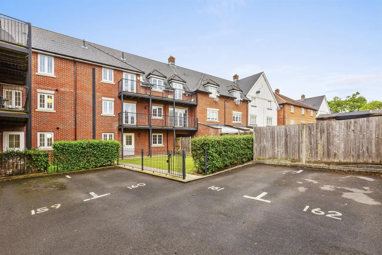 Grange Drive, High Wycombe, HP13, photo 13