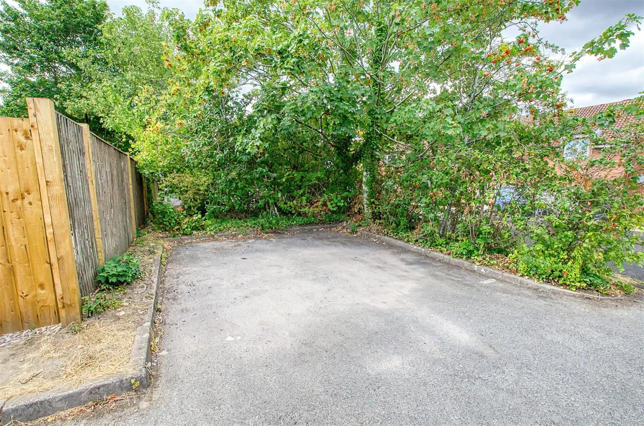 Harbourne Gardens, West End, Southampton, SO18 3LZ, photo 12