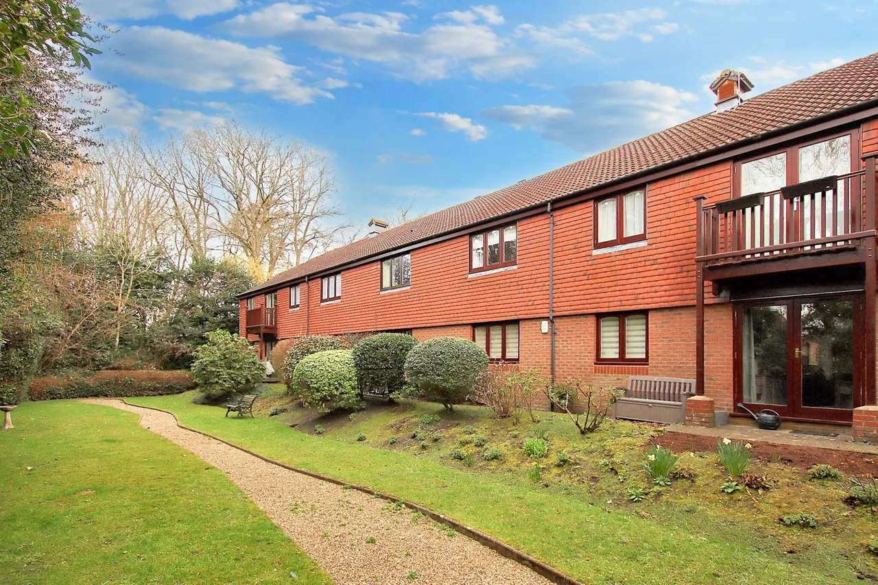 Flat 6, Alderbrook Court, West Wickham, 58 The Alders, BR4 9PG, photo 8