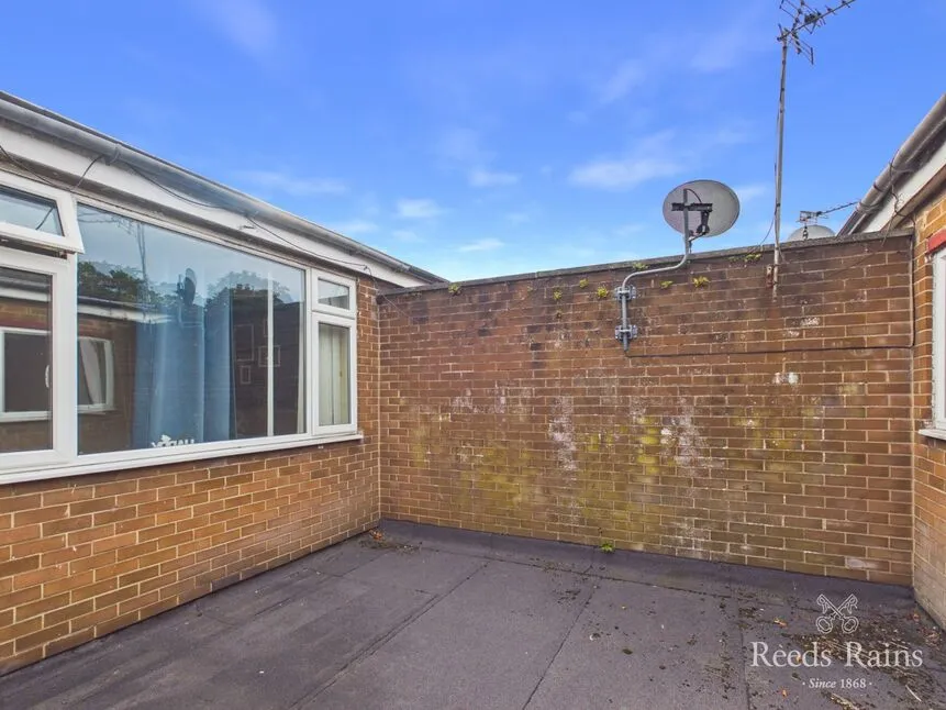 Cheveley Park Shopping Centre, Durham, DH1, photo 10