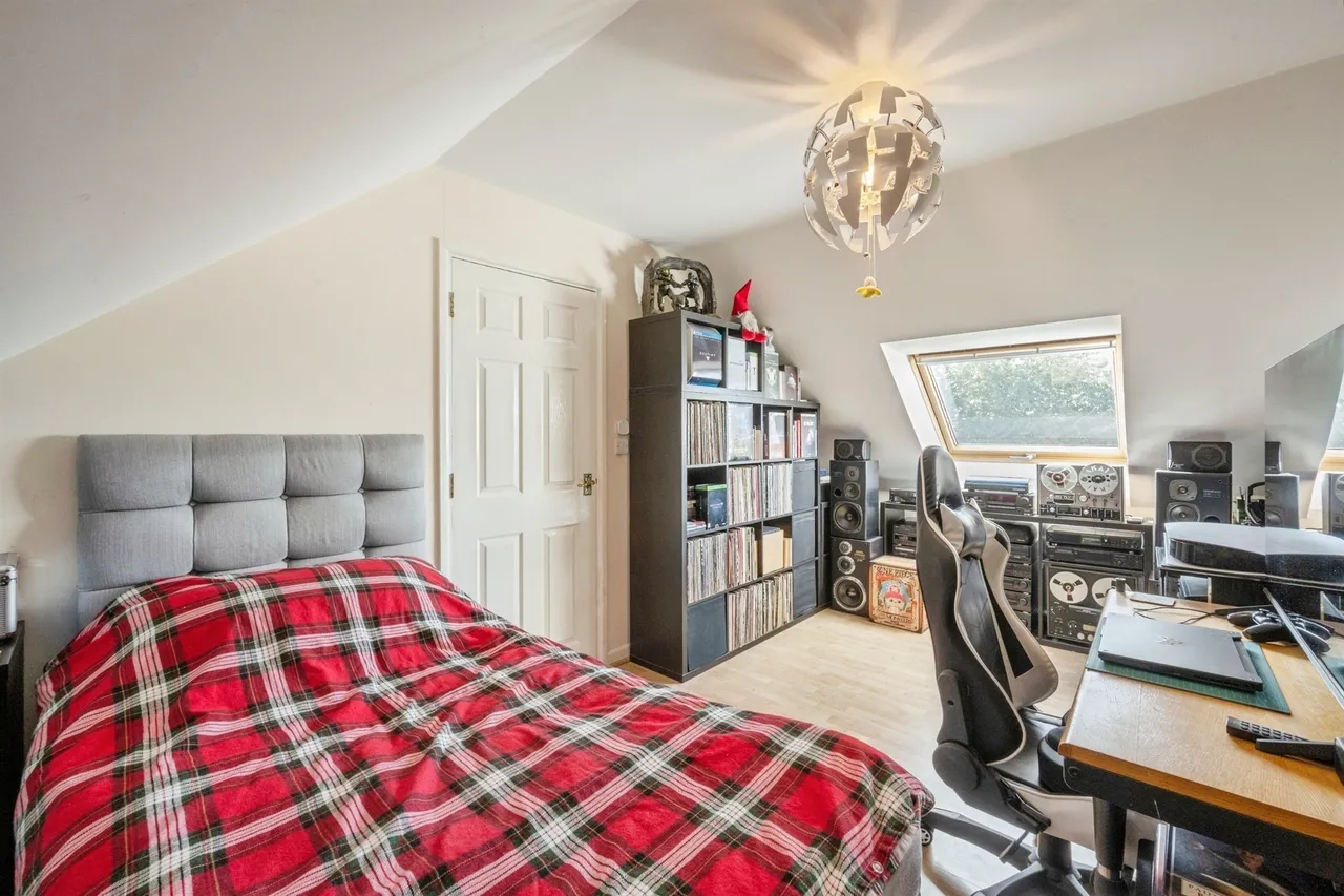 Upperfield Close, Maltby, S66, photo 13