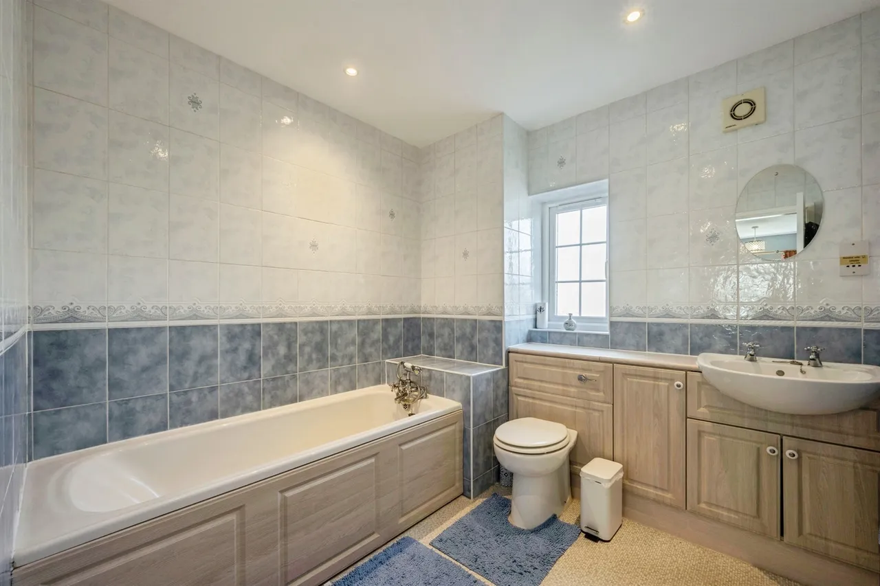 Upperfield Close, Maltby, S66, photo 9