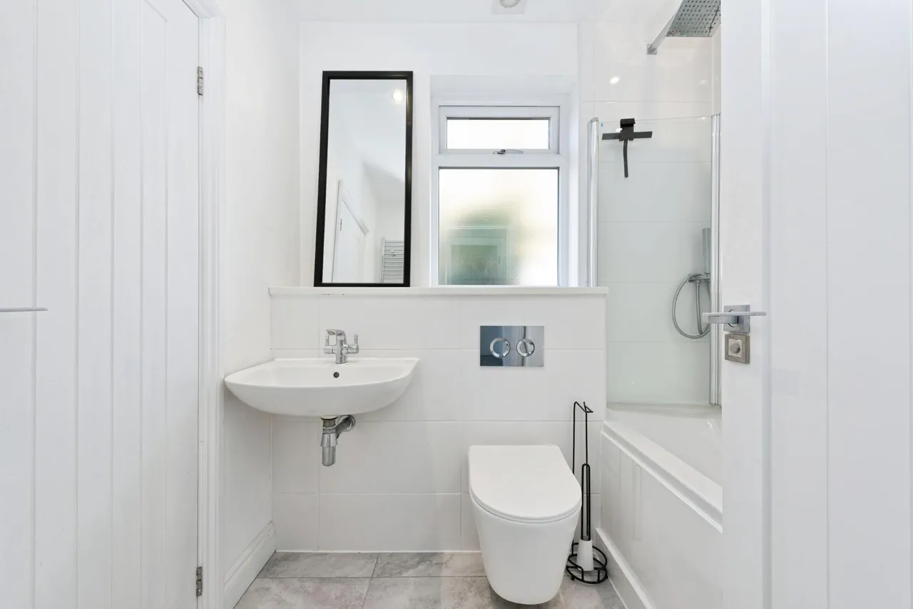Imperial Road, Feltham, TW14, photo 14
