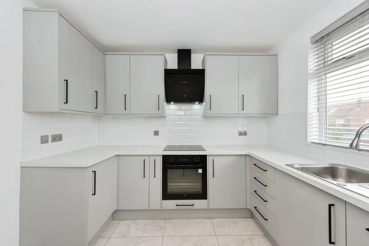Imperial Road, Feltham, TW14, photo 9