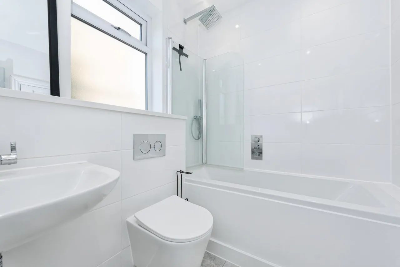 Imperial Road, Feltham, TW14, photo 15