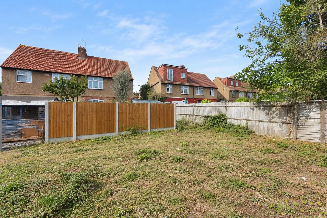 Imperial Road, Feltham, TW14, photo 19
