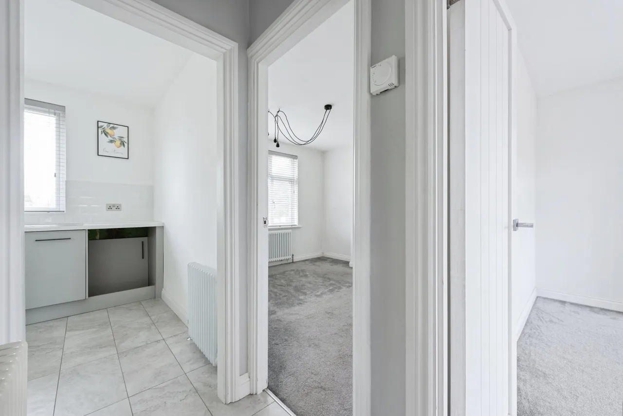 Imperial Road, Feltham, TW14, photo 16