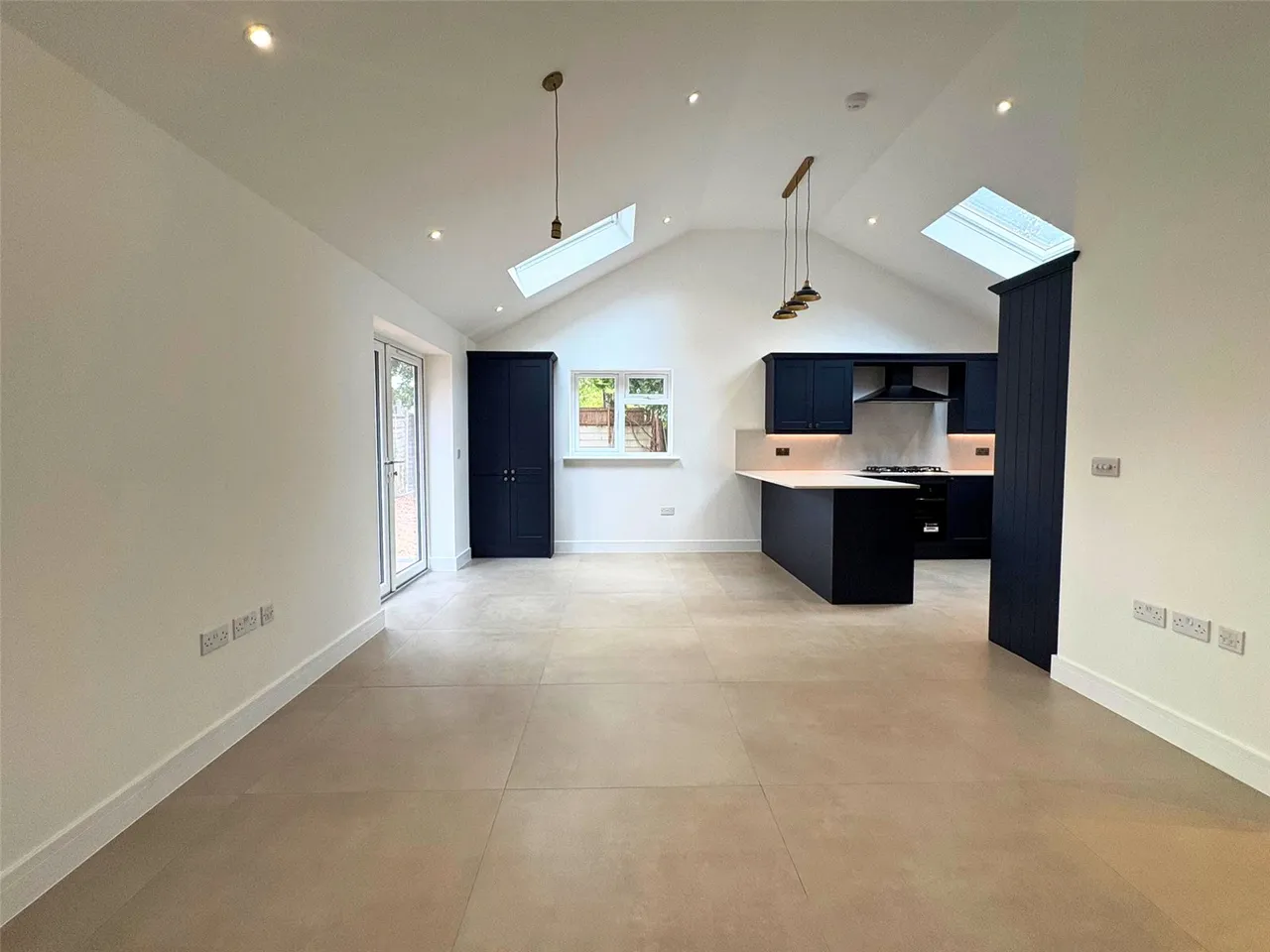 St. Johns Road, Farnborough, Hampshire, GU14 9RN, photo 4