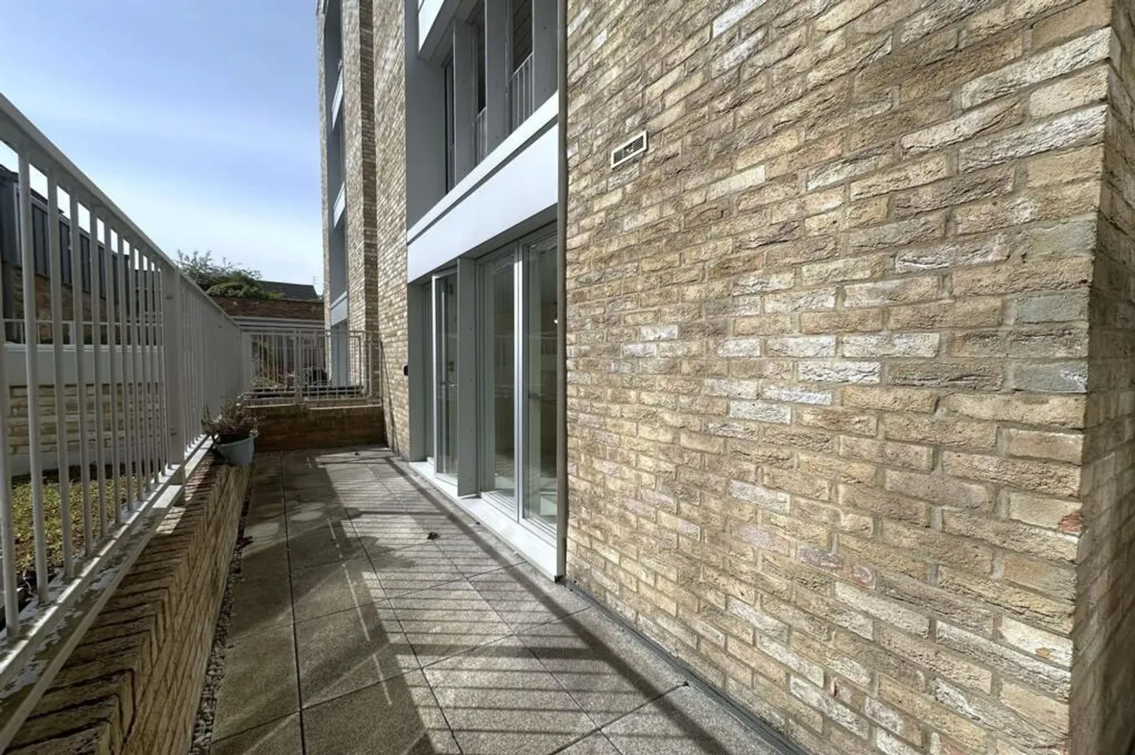 St. Johns Road, Altrincham, WA14, photo 12