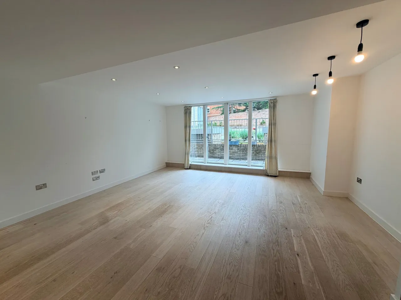 St. Johns Road, Altrincham, WA14, photo 4