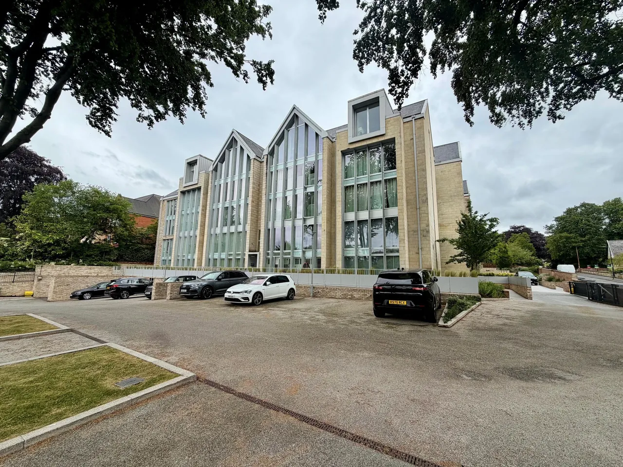 St. Johns Road, Altrincham, WA14, photo 2