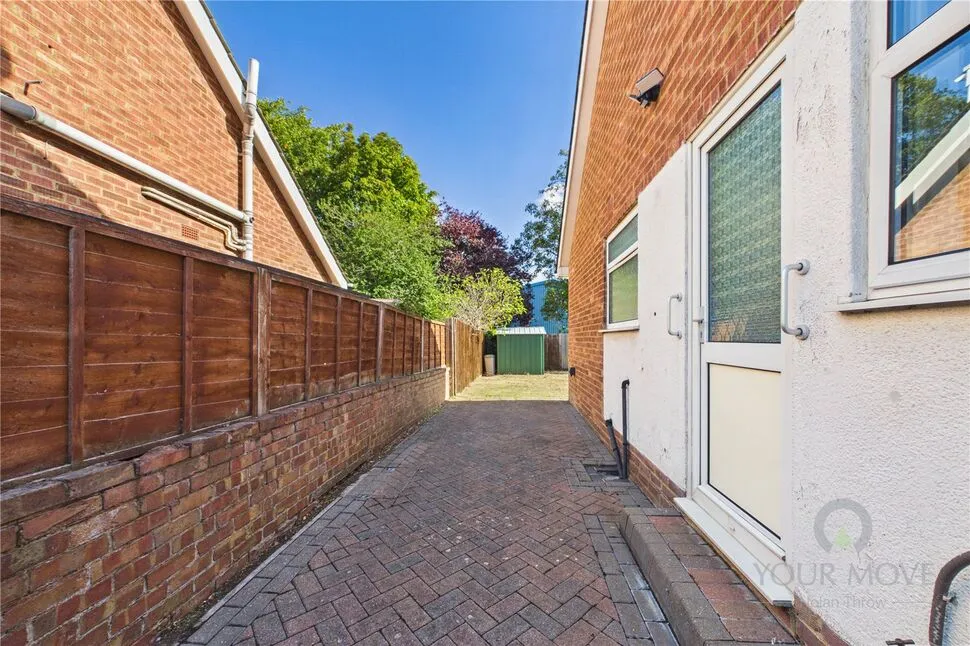 Oakleigh Drive, Duston, NN5, photo 14