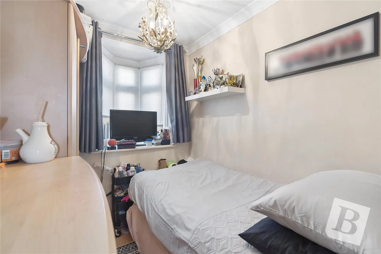 Havering Gardens, Chadwell Heath, RM6, photo 9