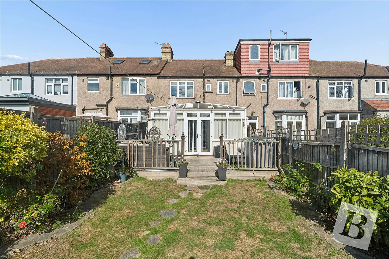 Havering Gardens, Chadwell Heath, RM6, photo 13