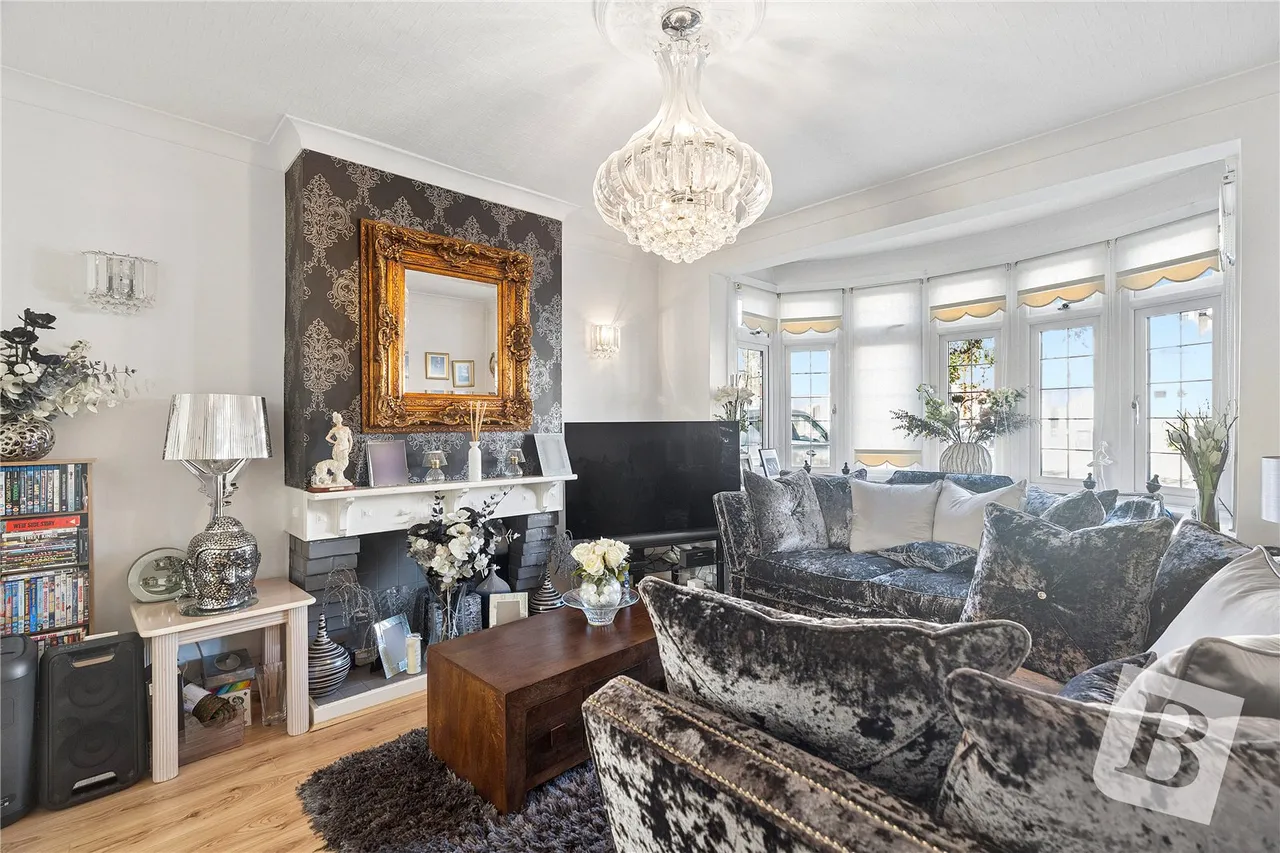 Havering Gardens, Chadwell Heath, RM6, photo 5