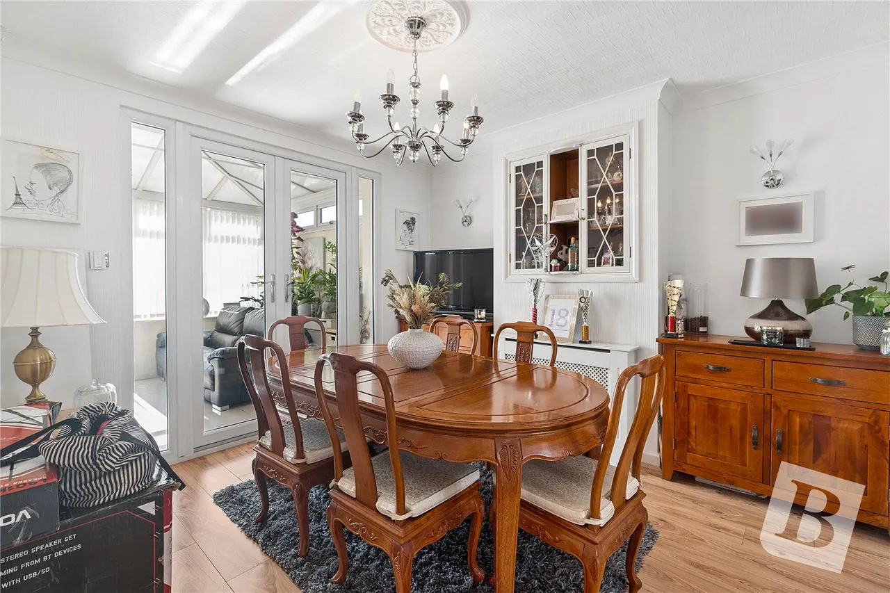 Havering Gardens, Chadwell Heath, RM6, photo 6