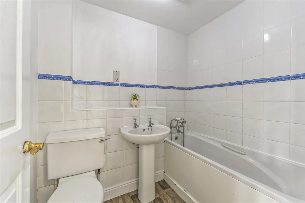 Draper Close, Isleworth, TW7 4SX, photo 12