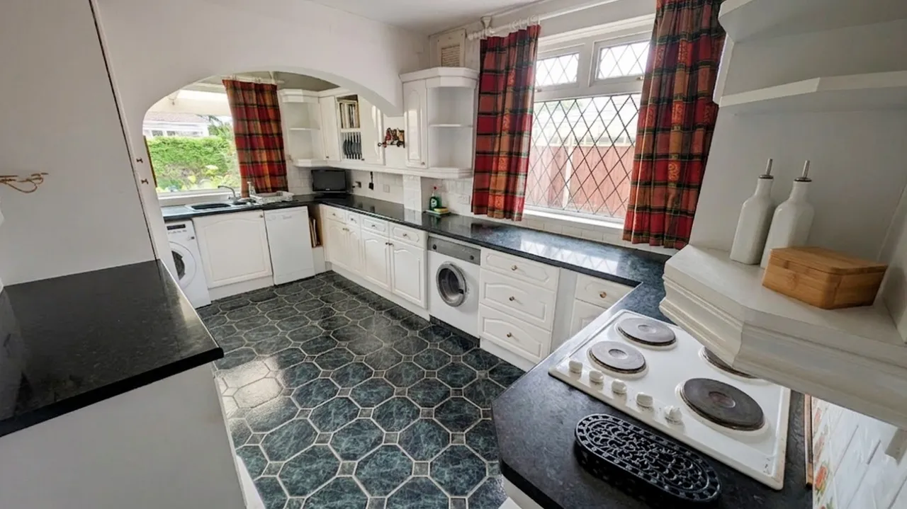 Robel Avenue, Frampton Cotterell, BS36, photo 2