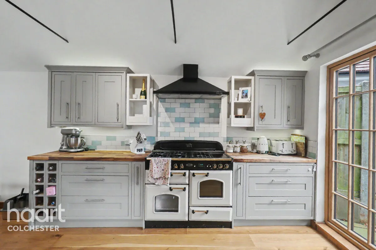 Halstead Road, Colchester, CO6, photo 2