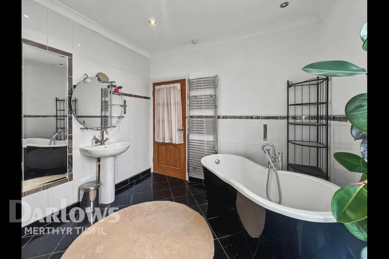 Brecon Road, Aberdare, photo 9