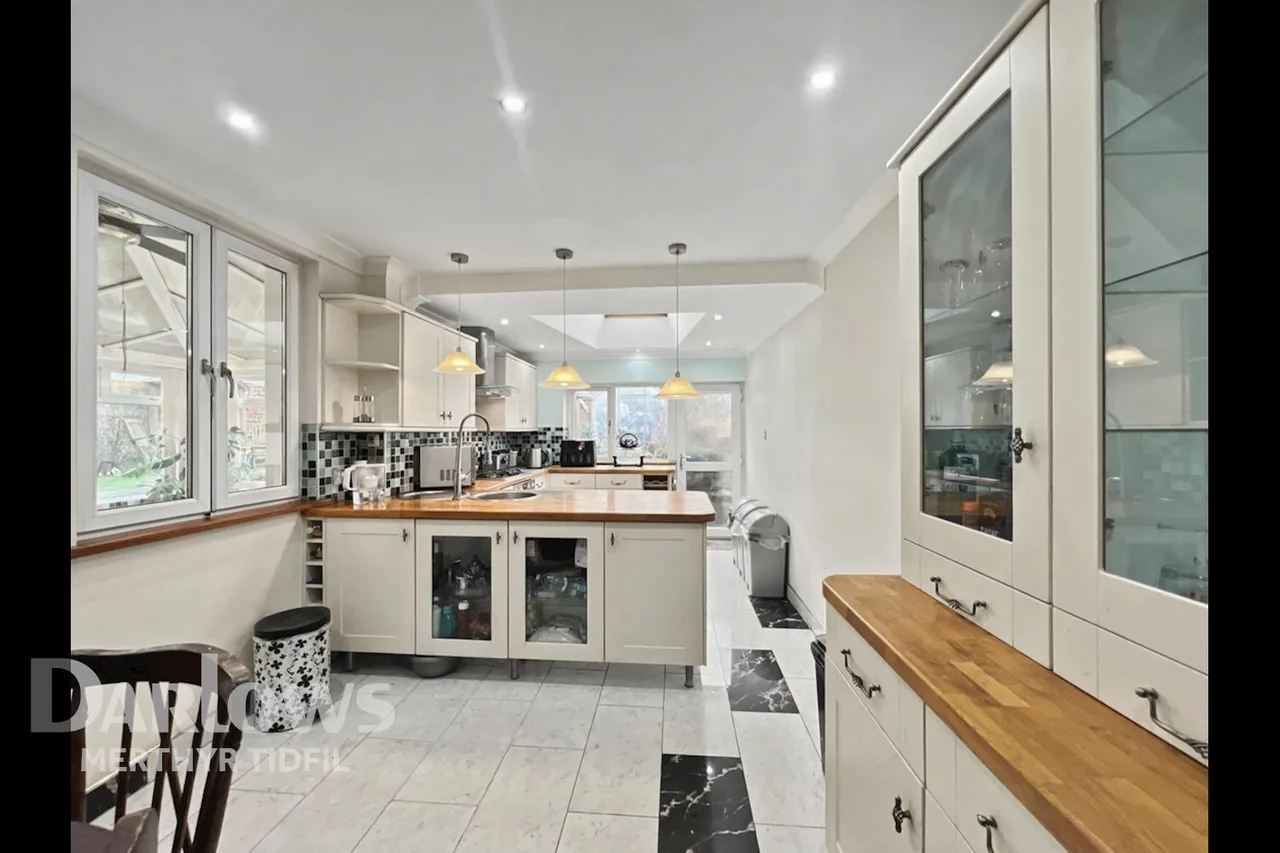 Brecon Road, Aberdare, photo 10