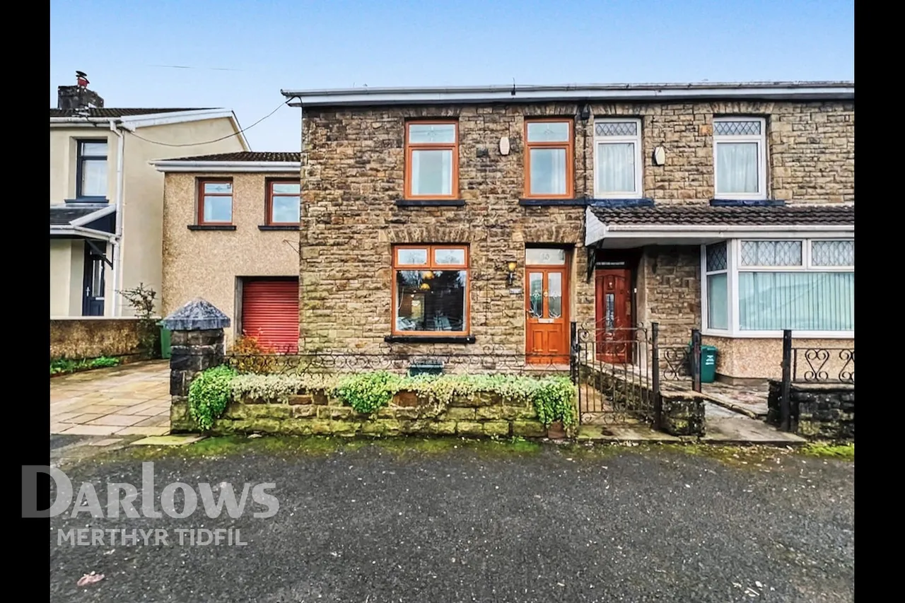 4 bed house for sale, Brecon Road, Aberdare