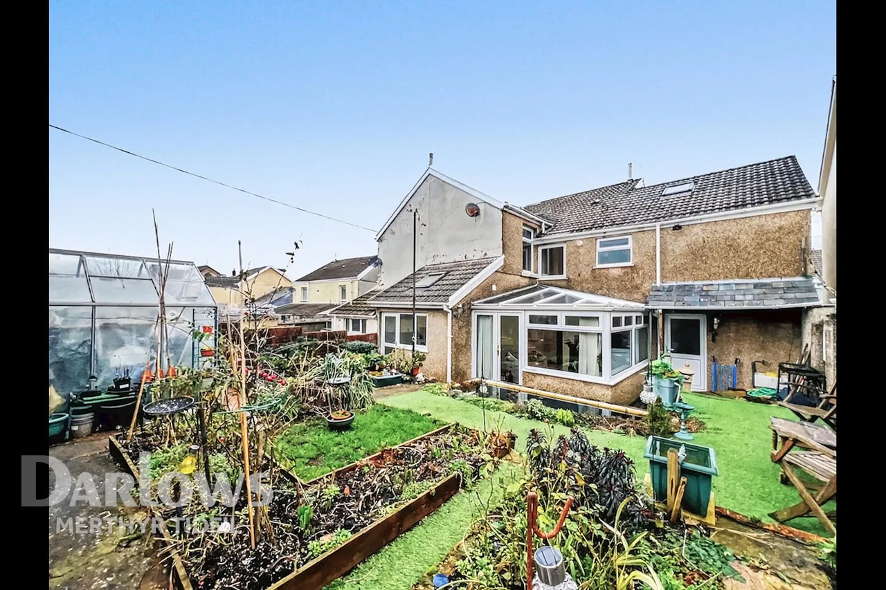 Brecon Road, Aberdare, photo 13