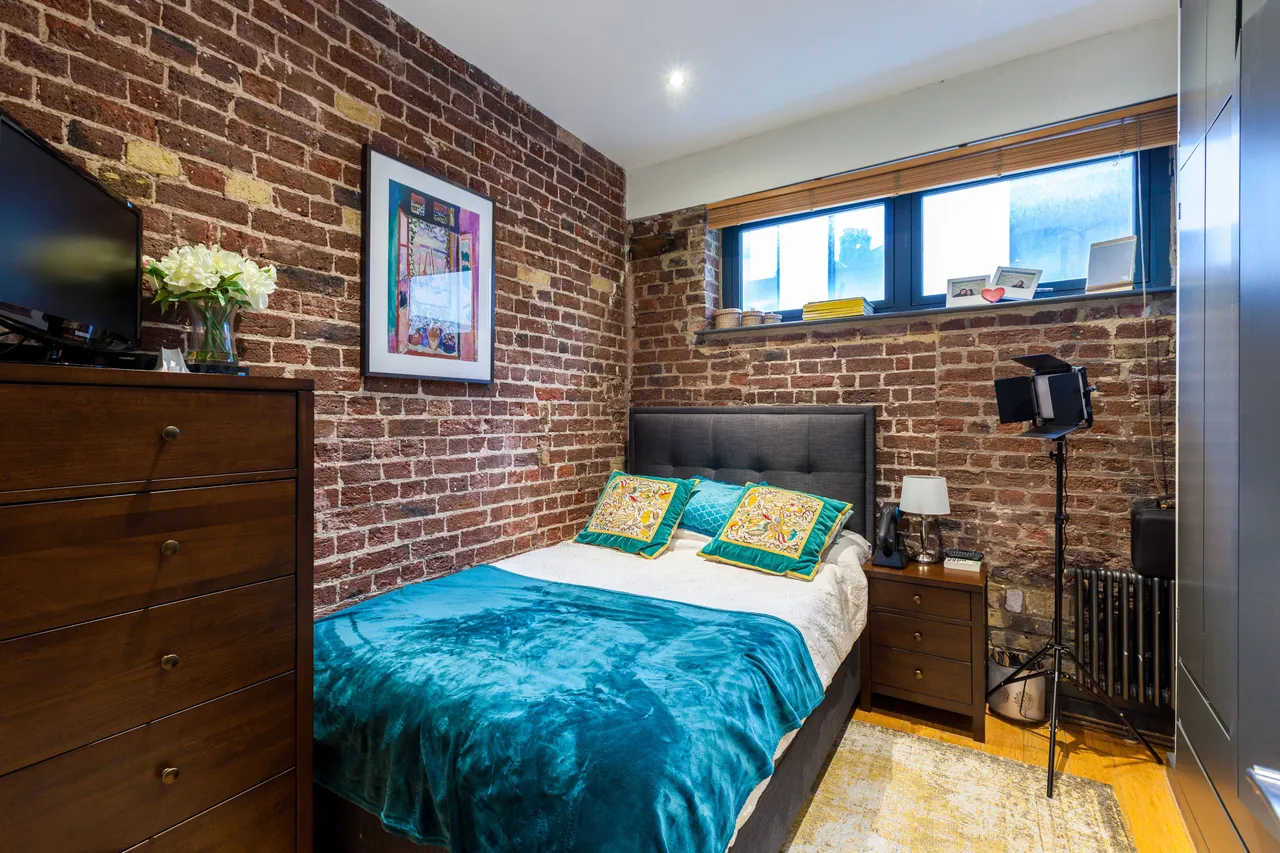 Flat 3, 157 Commercial Street, London, photo 6