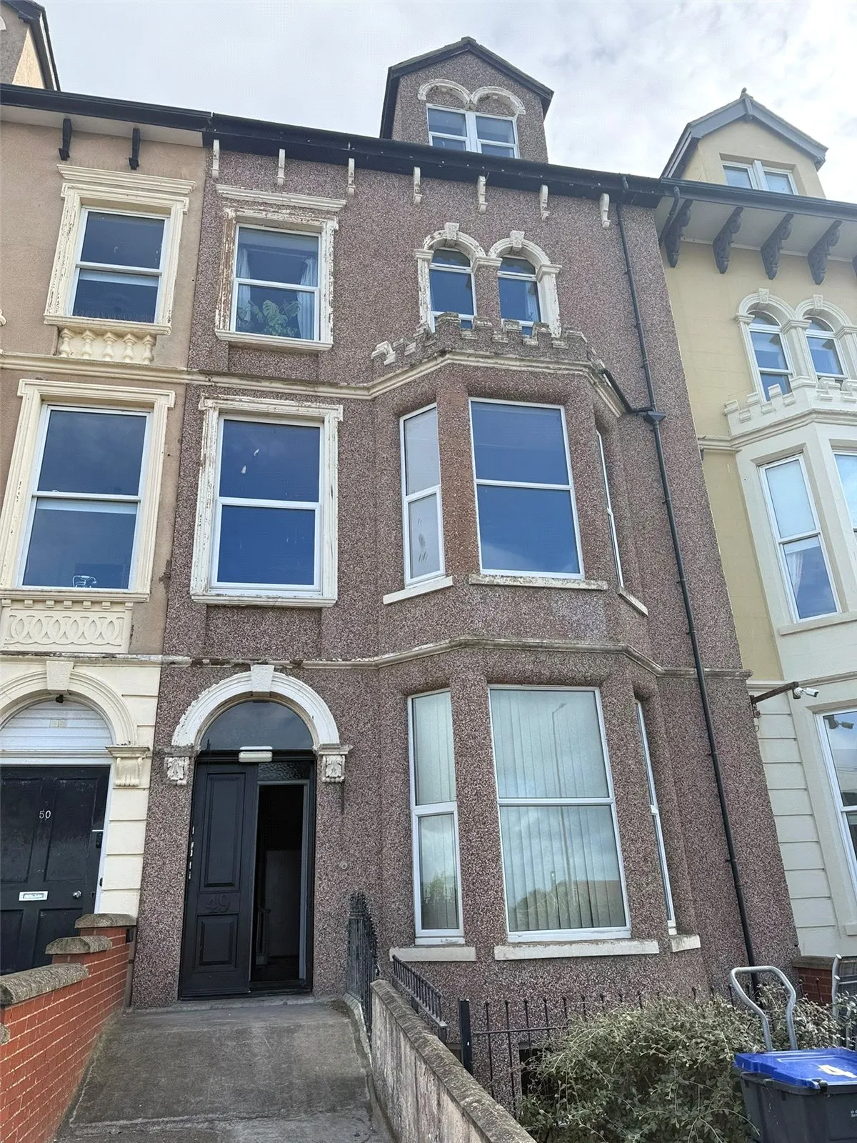 2 bed flat to rent — East Parade, Rhyl, Denbighshire, LL18 3AW