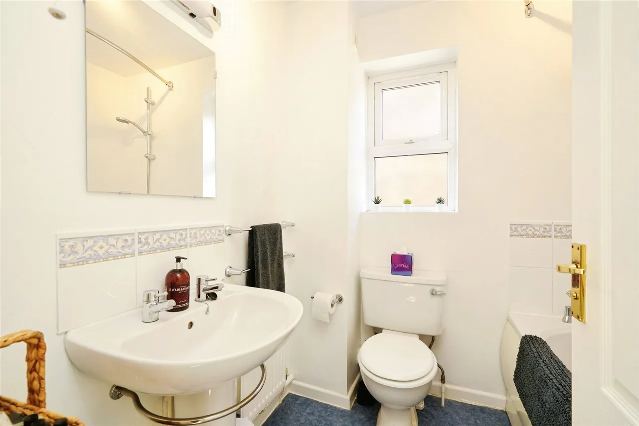 Lodge Close, Bicester, OX26, photo 16