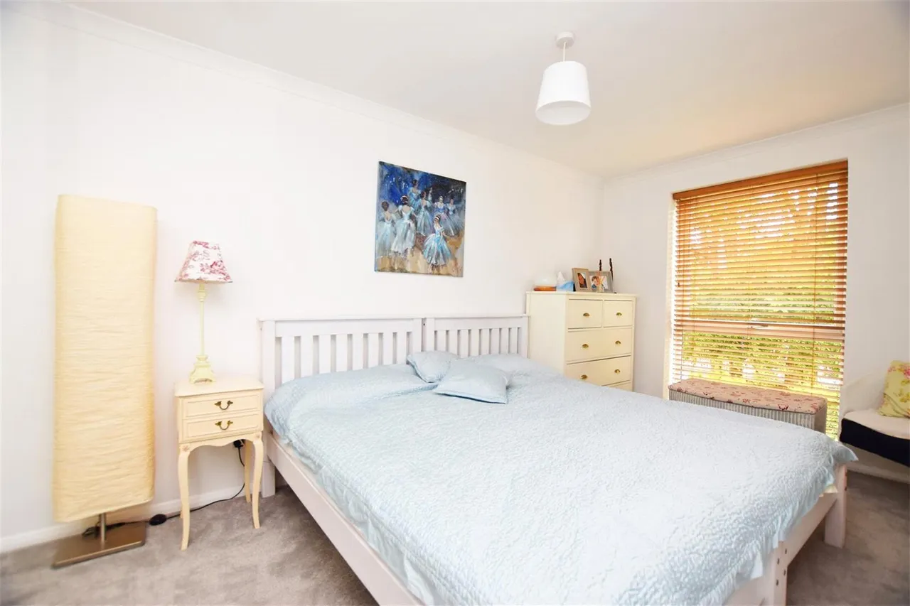 Uxbridge Road, Hampton Hill, TW12, photo 4
