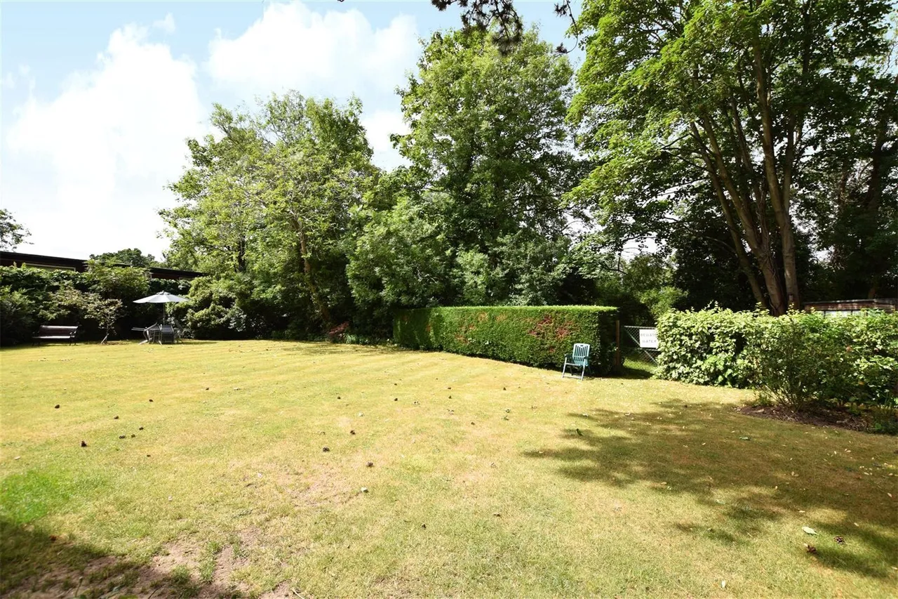 Uxbridge Road, Hampton Hill, TW12, photo 7