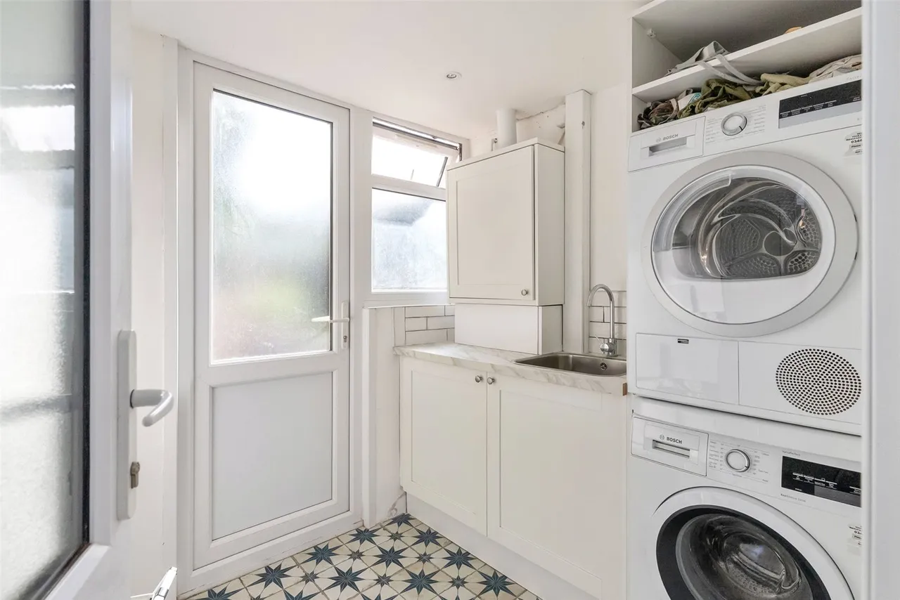 Ryecroft Avenue, Twickenham, TW2, photo 12